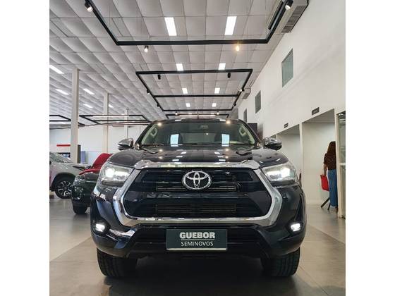 TOYOTA HILUX 2.8 D-4D TURBO DIESEL CD SRV 4X4 AUTOMÁTICO